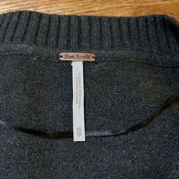 Free People Orion A-Line Tunic Sweater Gray XS Oversize Boho Lagenlook V-Neck - Picture 2 of 5